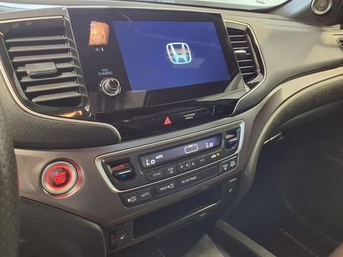 Certified 2025 Honda Passport EX-L image 11