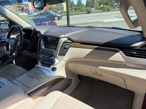 Used 2019 GMC Yukon XL Denali w/ Denali Ultimate Package AWD/4WD image 20