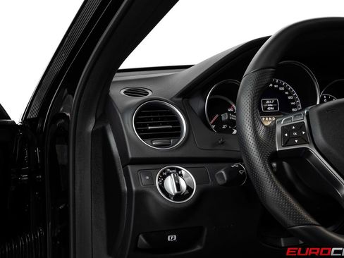 Used 2012 Mercedes-Benz C 63 AMG Coupe image 25