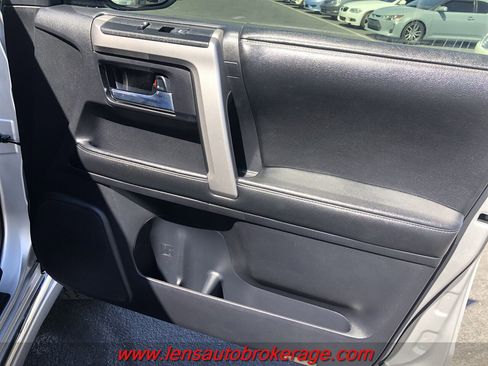 Used 2014 Toyota 4Runner Limited image 21