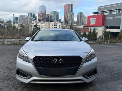 Used 2017 Hyundai Sonata SE image 3