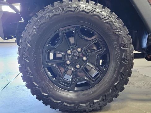 Used 2018 Jeep Wrangler Sport AWD/4WD image 9