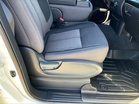 Used 2024 Nissan Titan SV w/ Accessory Utility Package image 34