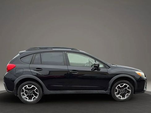 Used 2017 Subaru Crosstrek 2.0i Limited w/ Popular Package #2 image 5