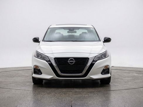 Used 2025 Nissan Altima 2.5 SV image 2