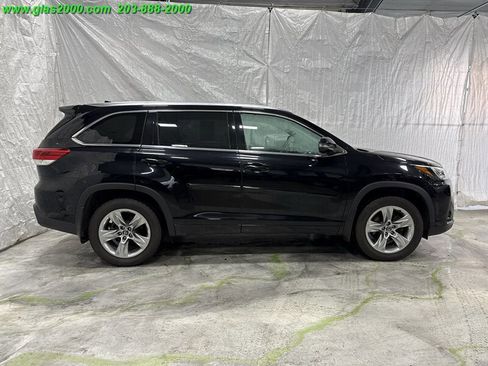 Used 2018 Toyota Highlander Limited image 14
