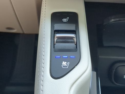 Used 2024 Kia Telluride EX AWD/4WD image 22