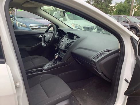Used 2016 Ford Focus SE FWD image 11