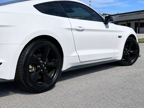 Used 2021 Ford Mustang GT Premium w/ Black Accent Package RWD image 9