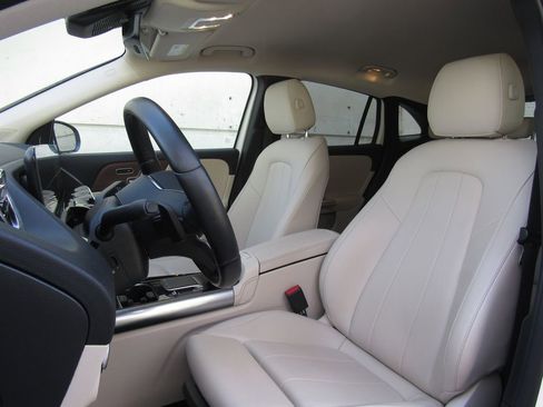 Certified 2023 Mercedes-Benz GLA 250 4MATIC w/ Premium Package image 10