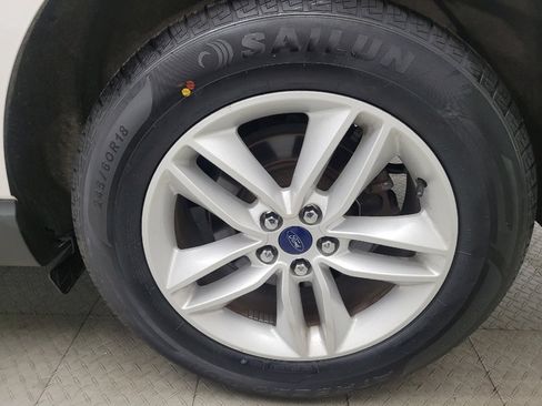 Used 2018 Ford Edge SEL w/ Equipment Group 201A AWD/4WD image 31