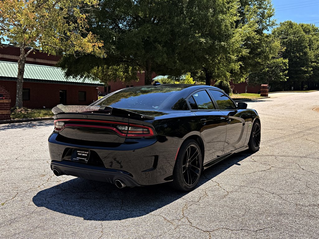 Used 2020 Dodge Charger Scat Pack w/ Carbon/Suede Interior Package RWD image 5