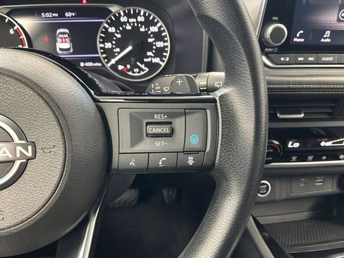 Used 2023 Nissan Rogue SV FWD image 16