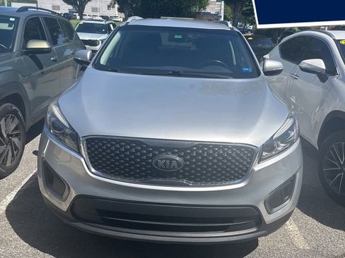 Used 2016 Kia Sorento FWD w/ LX Convenience Package image 1