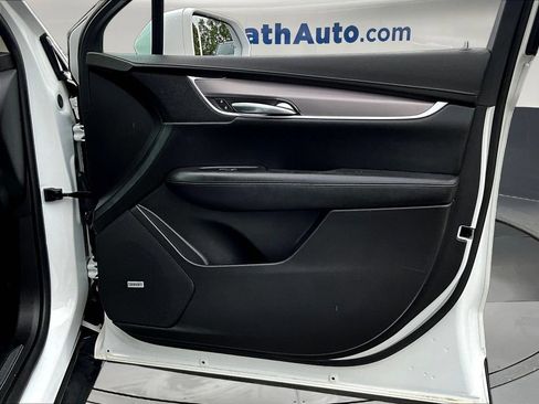 Used 2017 Cadillac XT5 Luxury w/ Driver Awareness Package AWD/4WD image 31