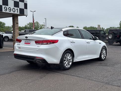 Used 2018 Kia Optima EX w/ Premium Package FWD image 7