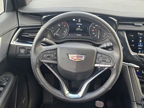 Used 2024 Cadillac XT6 Premium Luxury w/ Technology Package FWD image 17