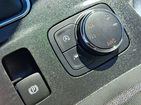 Used 2023 Chevrolet Traverse LT AWD/4WD image 26