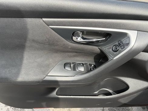 Used 2014 Nissan Altima 2.5 S FWD image 7