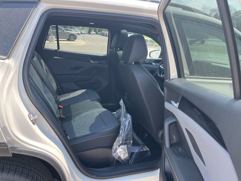 New 2026 Volkswagen Tiguan SE R-Line image 22