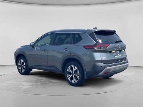 Used 2022 Nissan Rogue SV w/ SV Premium Package FWD image 5