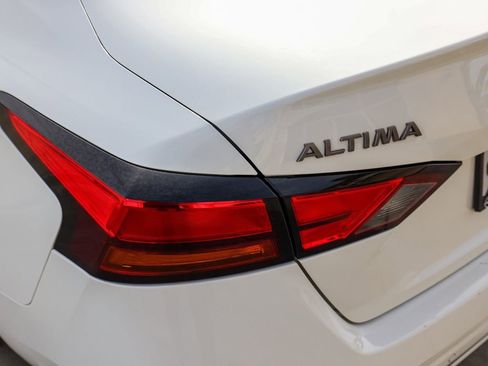 Used 2024 Nissan Altima 2.5 S image 8
