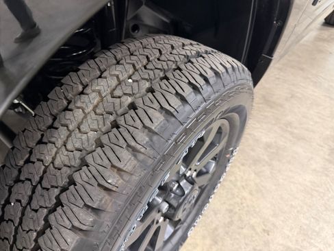 Used 2025 RAM 2500 Big Horn AWD/4WD image 40