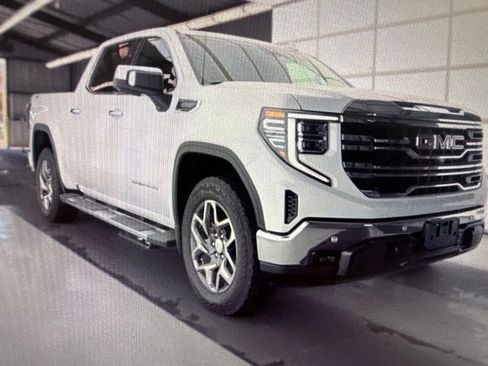Used 2024 GMC Sierra 1500 SLT AWD/4WD image 1