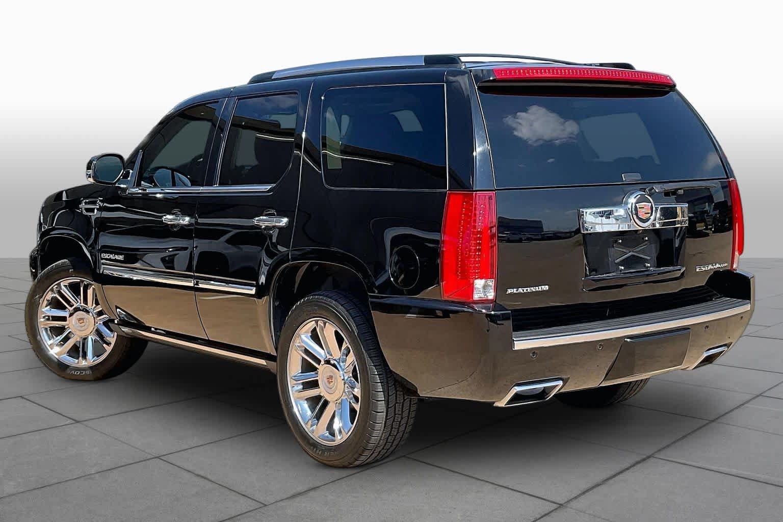 Used 2013 Cadillac Escalade Platinum AWD/4WD image 13