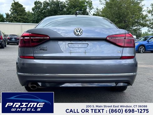 Used 2018 Volkswagen Passat 2.0T R-Line FWD image 6