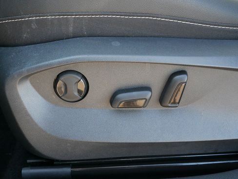 Used 2023 Volkswagen Taos SEL image 20