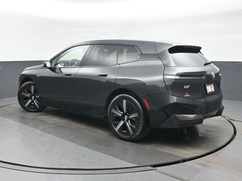 Used 2023 BMW iX xDrive50 w/ Sport Package image 5