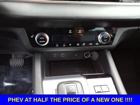 Used 2023 Mitsubishi Outlander SEL 40th Anniversary AWD/4WD image 21