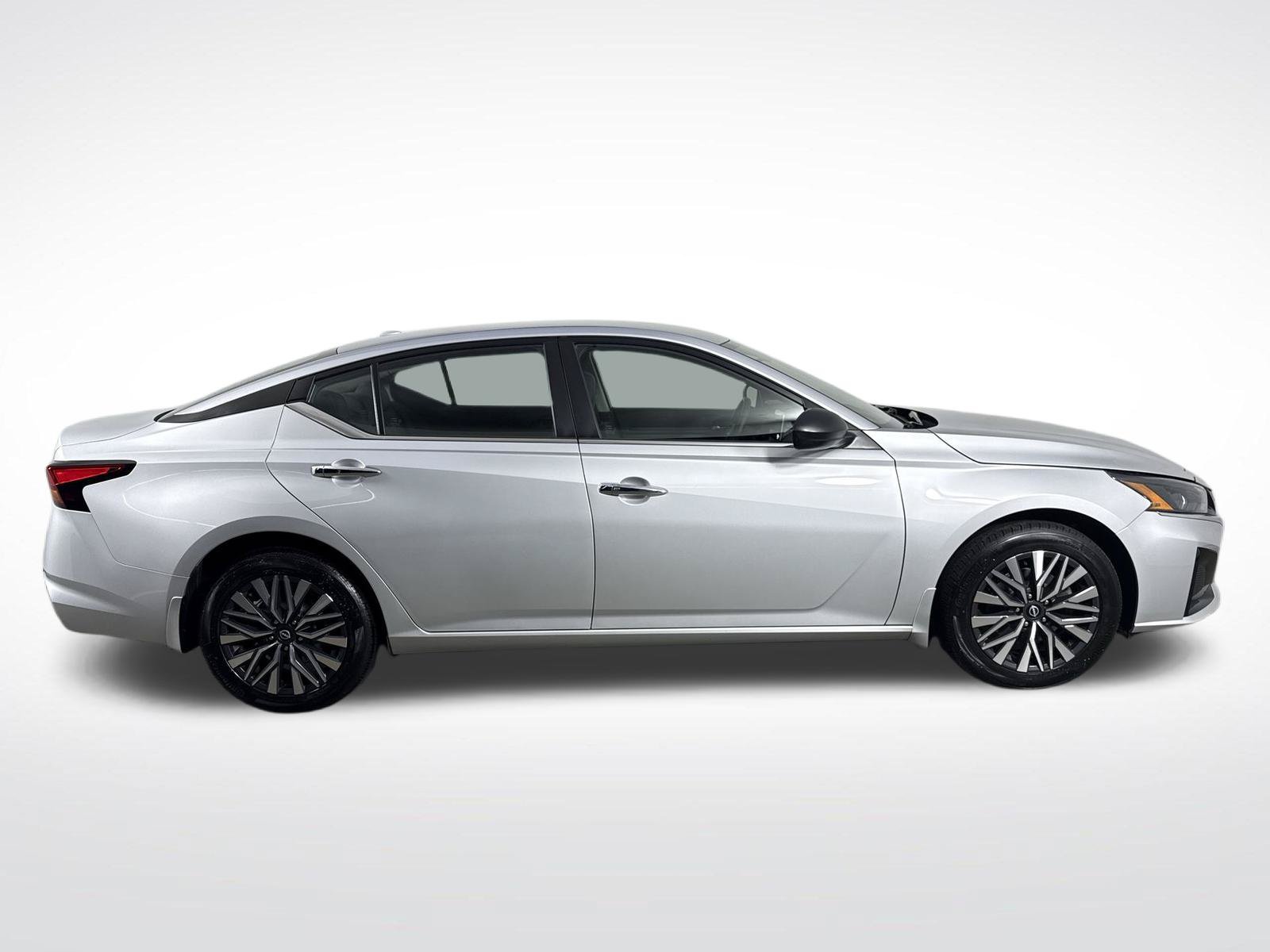 Certified 2024 Nissan Altima 2.5 SV AWD/4WD image 36