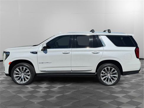 Used 2021 GMC Yukon Denali w/ Denali Premium Package AWD/4WD image 2