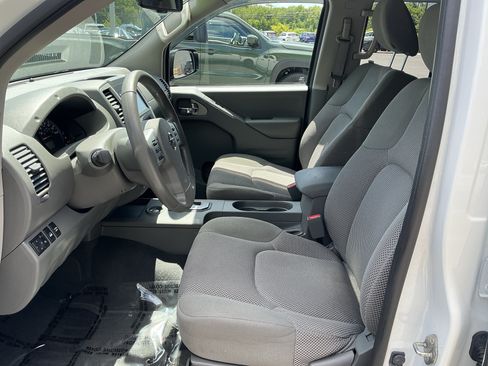 Used 2020 Nissan Frontier SV w/ Midnight Edition Floor Mats AWD/4WD image 10