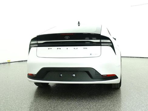 New 2026 Toyota Prius SE image 17