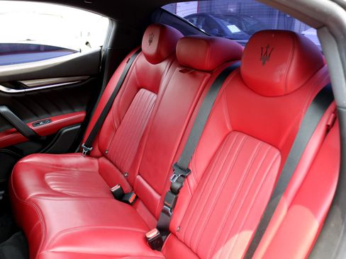 Used 2021 Maserati Ghibli S image 33