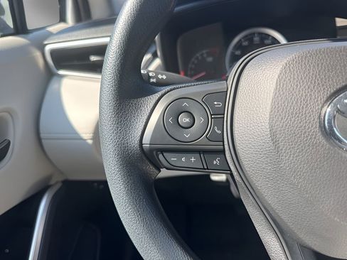 Used 2022 Toyota Corolla Cross L image 13