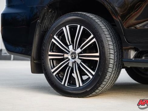 Used 2021 Lexus LX 570 4WD w/ Luxury Package image 56