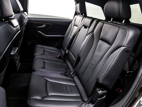 Used 2025 Audi Q7 2.0T Premium w/ Convenience Package image 9