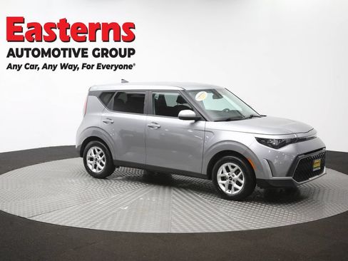 Used 2023 Kia Soul LX w/ Option Group 015 FWD image 48