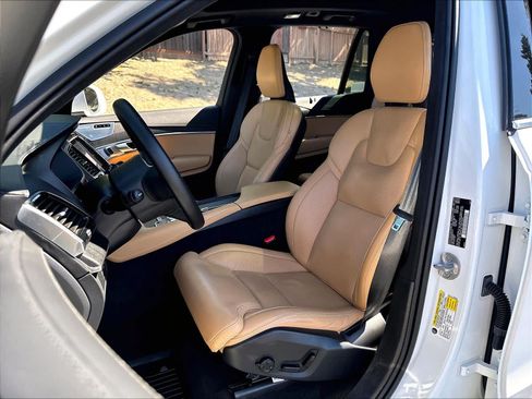 Used 2024 Volvo XC90 T8 Ultimate w/ Lounge Package AWD/4WD image 28
