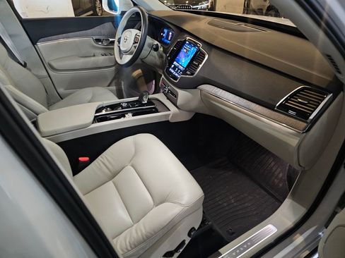 Certified 2023 Volvo XC90 B6 Plus w/ Protection Package AWD/4WD image 12