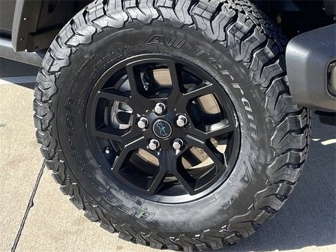 Used 2024 Jeep Wrangler Unlimited image 9