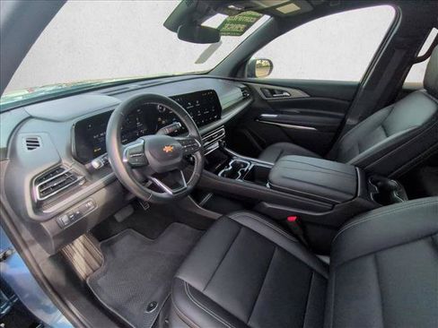 Used 2026 Chevrolet Traverse LT FWD image 9