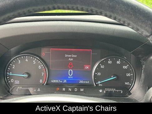 Used 2020 Ford Explorer XLT w/ Equipment Group 202A AWD/4WD image 17