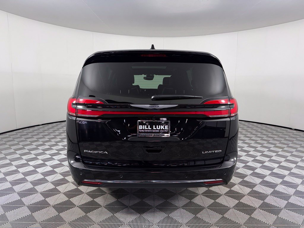 Used 2026 Chrysler Pacifica Limited FWD image 9