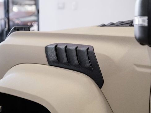 Used 2025 Ford Bronco Raptor image 47