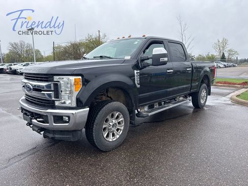 Used 2017 Ford F250 XLT w/ XLT Premium Package AWD/4WD image 2